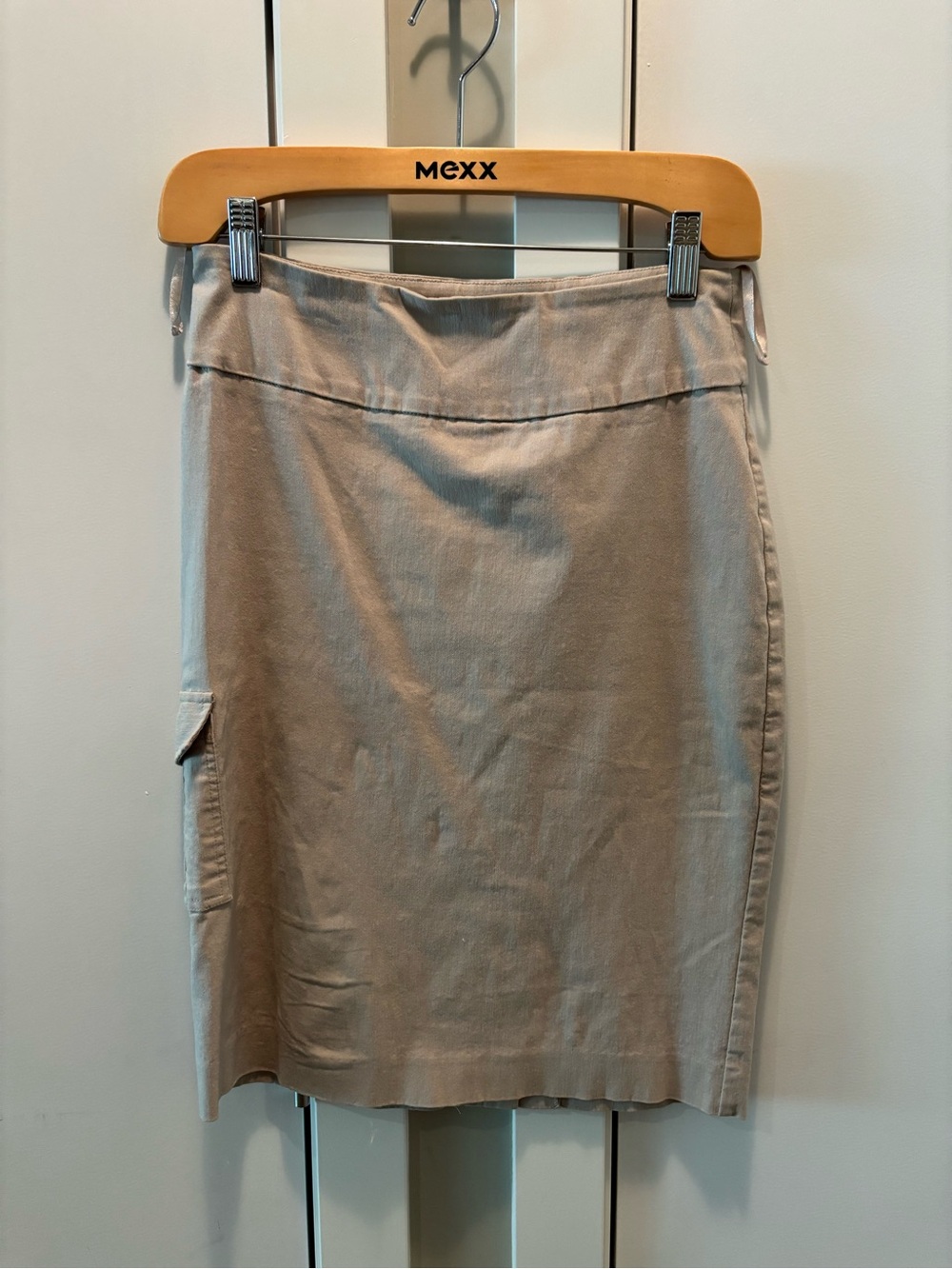 Reitmans Beige Pencil Skirt